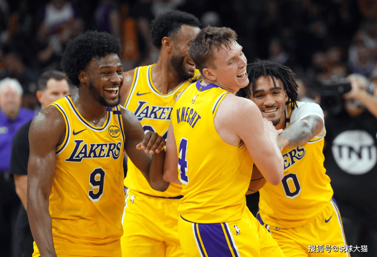 开云体育-詹姆斯连续三场比赛得分超过夺冠,RNG不断突破!比赛高潮迭起-开云体育