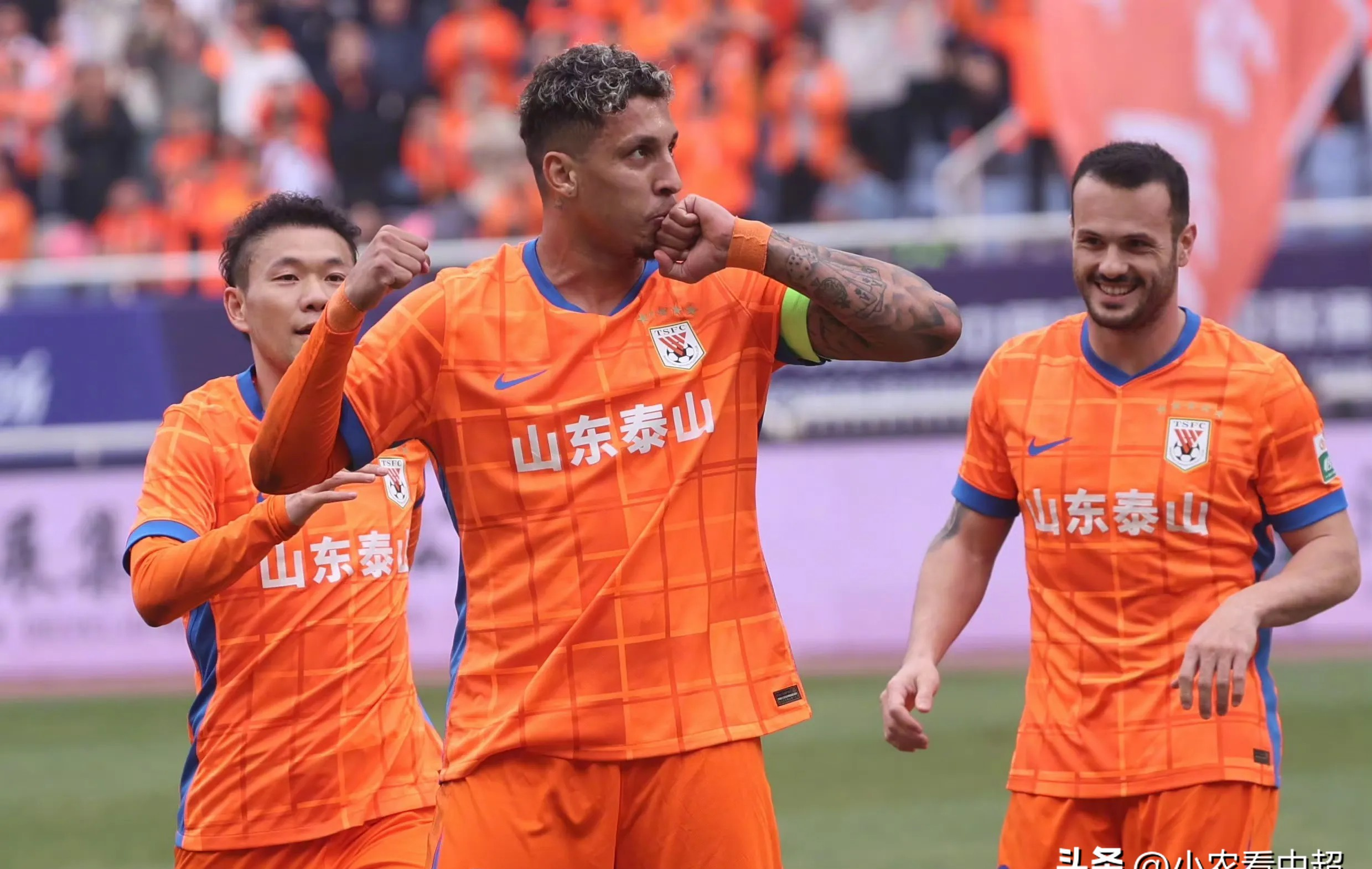 开云网页版-包含赛前上海申花备战德国杯，复出首秀细节曝光，压力陡增，临场指挥获称赞的词条-开云网页版