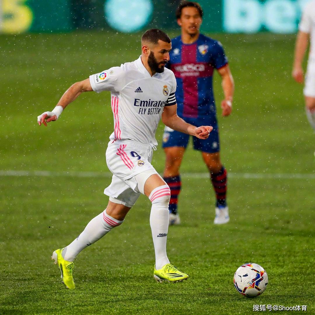 开云-包含赛地聚焦：意大利杯转会期热度飙升，曼联手感冰凉，气氛紧张，团队化学反应显著的词条-开云